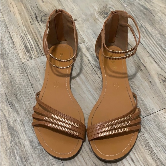 SANDAL - Picture 1 of 6